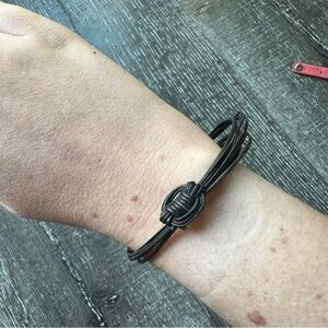 Classic Elephant Hair Style Sliding Knot Bracelet – Black/Dark Brown